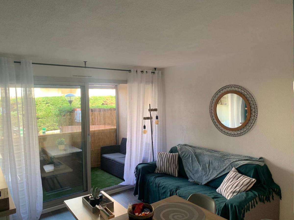 Chaleureux Appartement Face Au Port Sta Lucia, Tout A Pieds, Wifi Saint-Raphaël Eksteriør billede